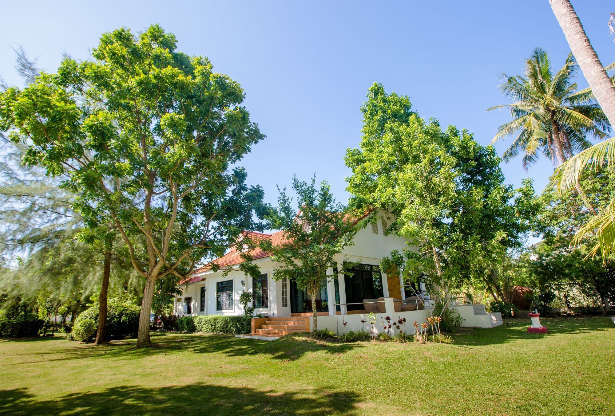 Villa Miracle Rawai Exterior foto
